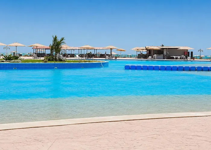 Alpesi faház 2bedroom In Blumar El Sokhna - Families Only *